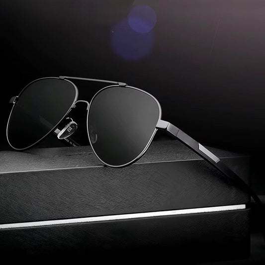 Classic Aviator Sunglasses with Metal Frame